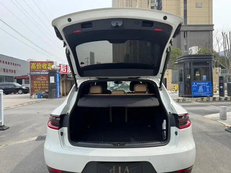 2017 Macan 2.0T — миниатюра 18