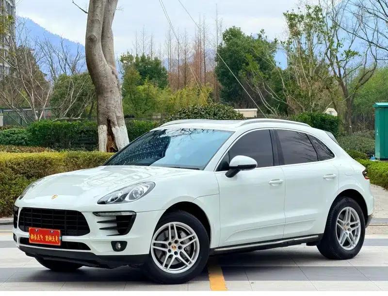 2017 Macan 2.0T — миниатюра 1