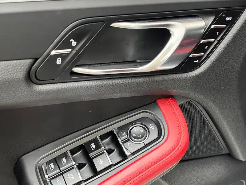 2017 Macan 2.0T — миниатюра 16
