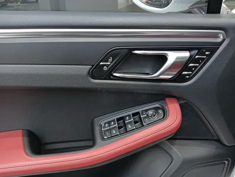 2023 Macan 2.0T — миниатюра 19