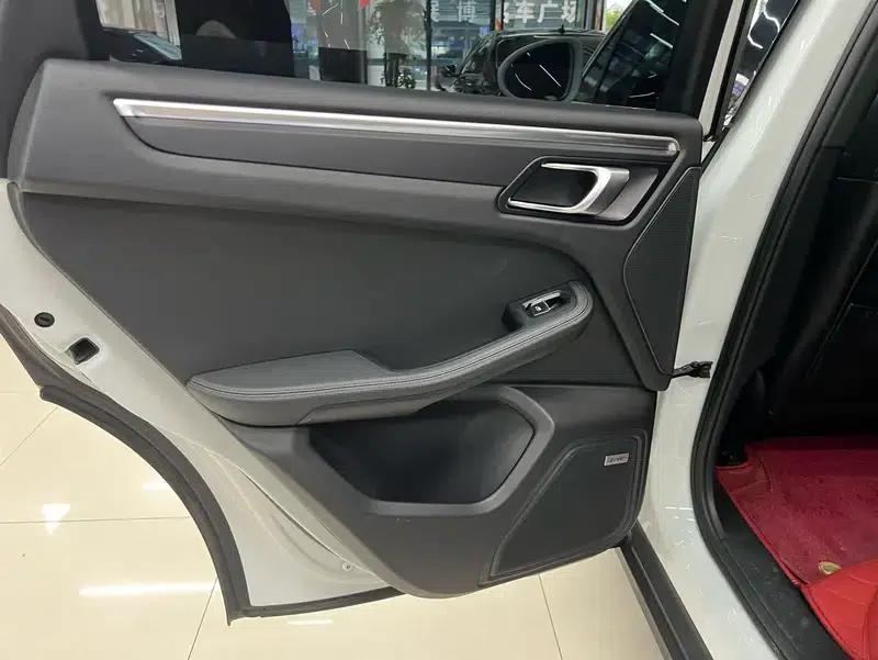 2018 Macan 2.0T — миниатюра 12