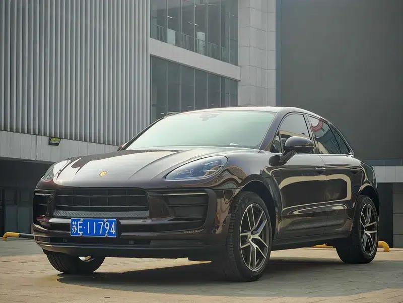 2023 Macan Facelift: Macan T 2.0T — миниатюра 1