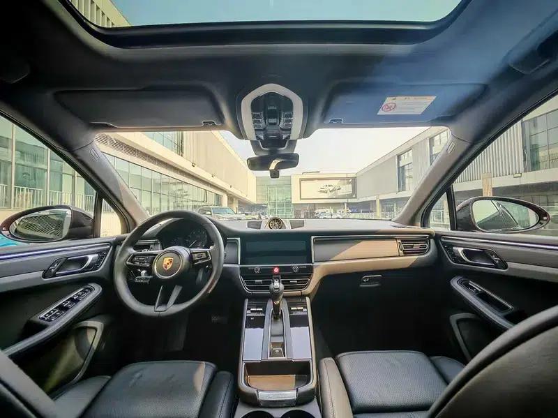2023 Macan Facelift: Macan T 2.0T — миниатюра 11