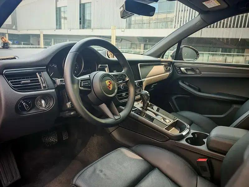 2023 Macan Facelift: Macan T 2.0T — миниатюра 14