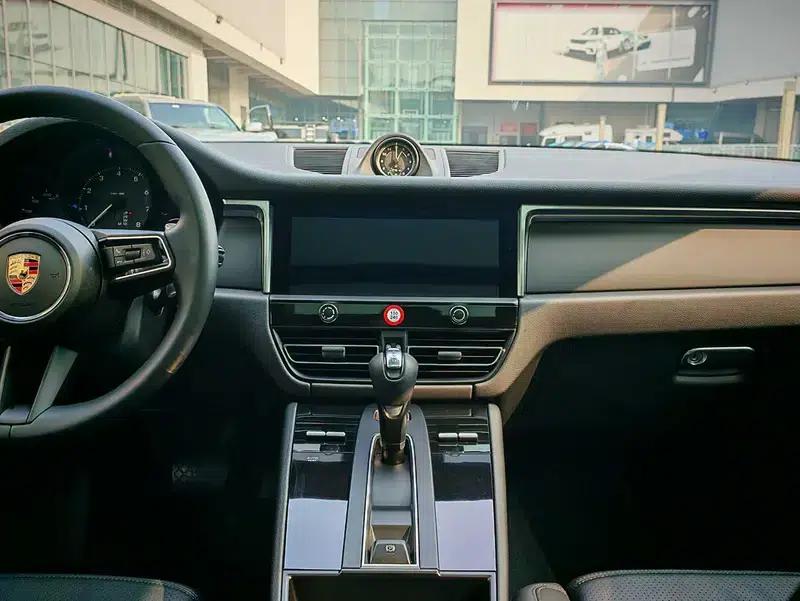 2023 Macan Facelift: Macan T 2.0T — миниатюра 9