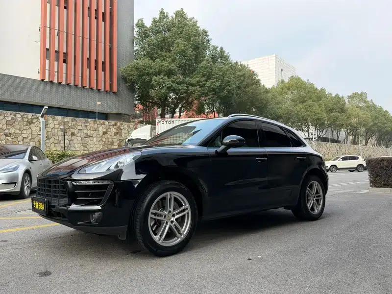 2017 Macan 2.0T — миниатюра 1