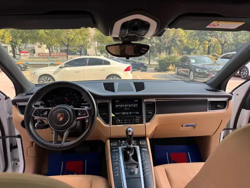 2017 Macan 2.0T — миниатюра 19