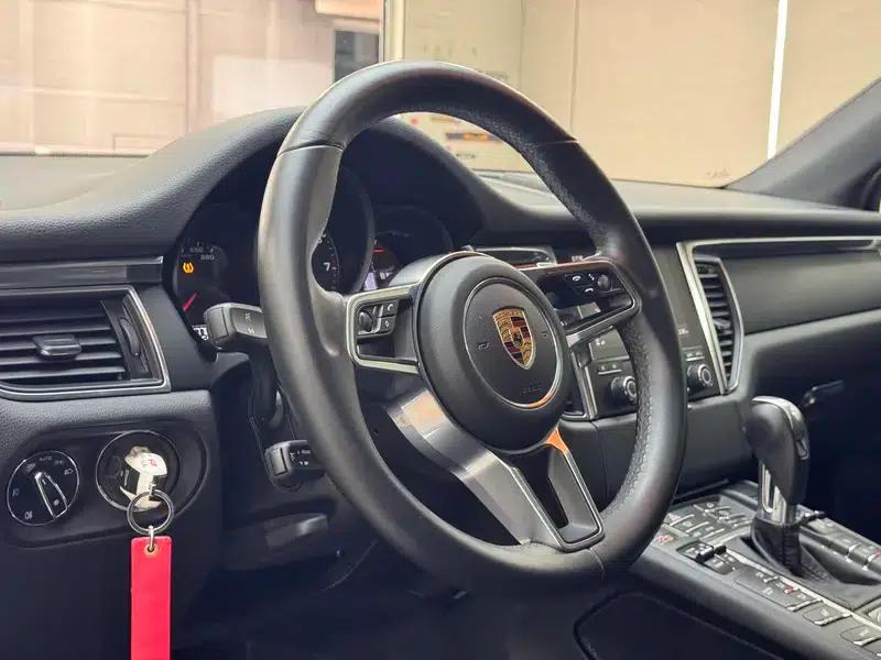 2017 Macan 2.0T — миниатюра 19