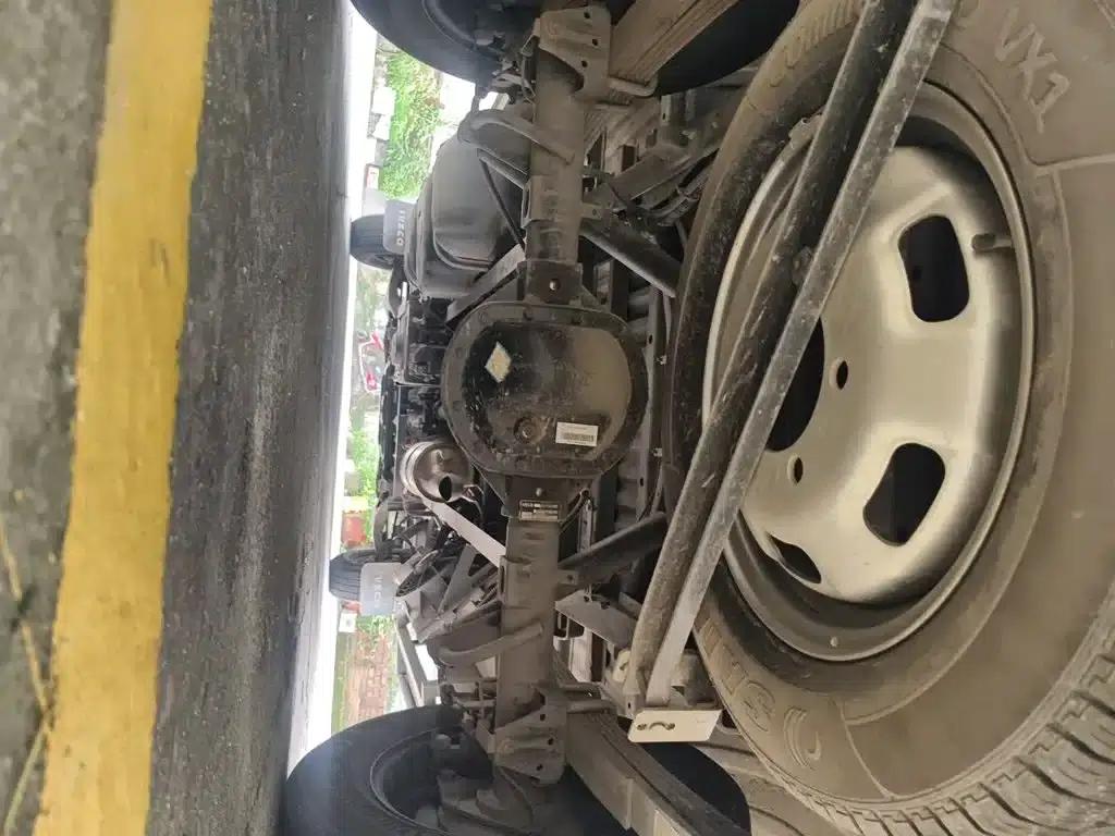 Iveco DeYi 2023 2.5T A37M1 Long Wheelbase Mid-Roof Dual Tire Manual Door 5-9 Seat — миниатюра 25
