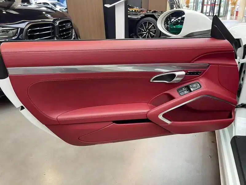 2020 Porsche 718 Boxster 2.0T — миниатюра 14