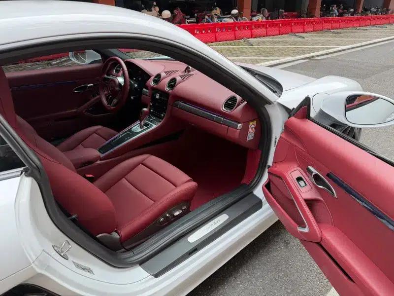 Porsche 718 Cayman 2018 2.0T — миниатюра 14