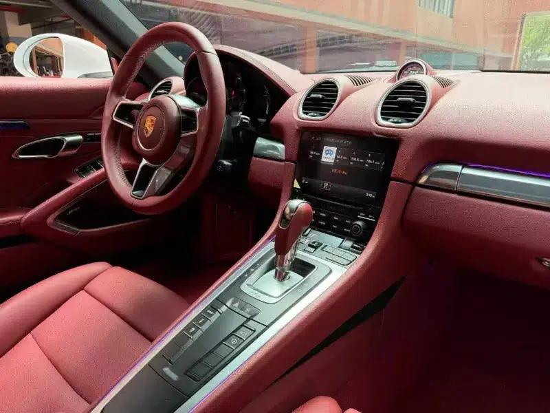 Porsche 718 Cayman 2018 2.0T — миниатюра 9