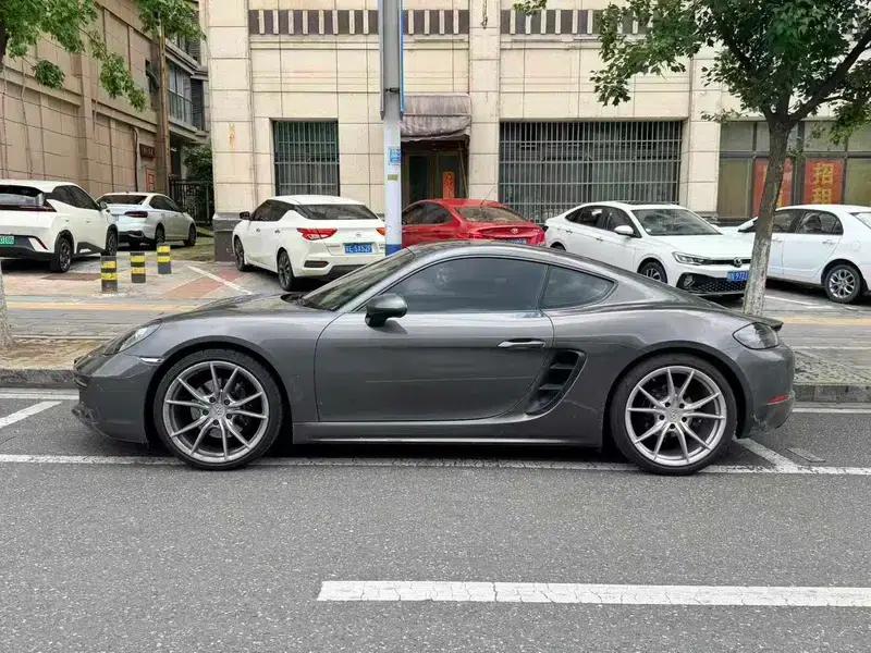 Porsche 718 Cayman 2020 2.0T — миниатюра 6