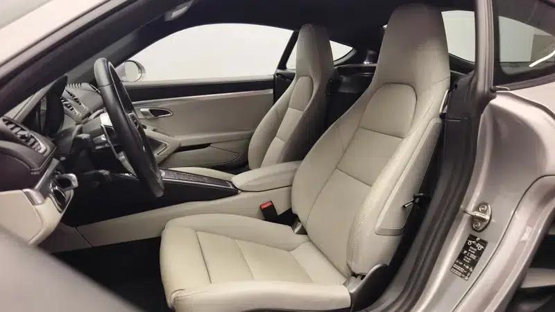 2025 Porsche 718 2.0T Automatic Rear-Wheel Drive 2-Seater Factory Custom Edition — миниатюра 13
