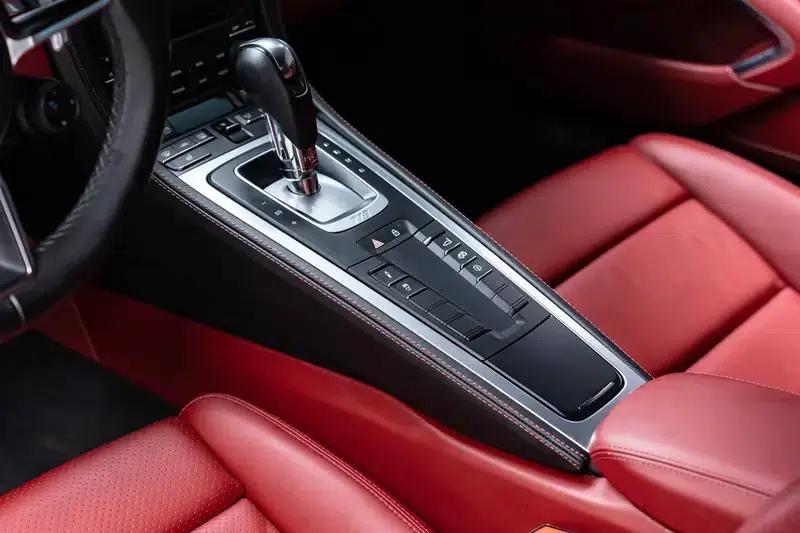 Porsche 718 Cayman 2020 2.0T — миниатюра 13