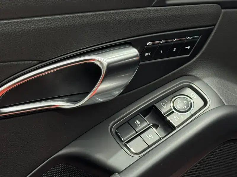 Porsche 718 Cayman 2016 2.0T — миниатюра 36
