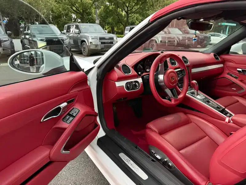 2016 Porsche 718 Boxster 2.0T — миниатюра 14