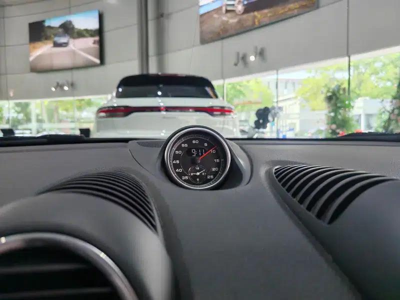 Porsche 718 Cayman 2018 2.0T — миниатюра 11