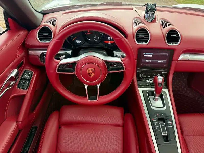2016 Porsche 718 Boxster 2.0T — миниатюра 11