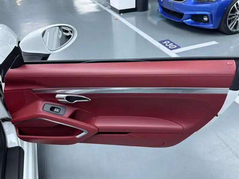 2018 Porsche 718 Boxster 2.0T — миниатюра 14