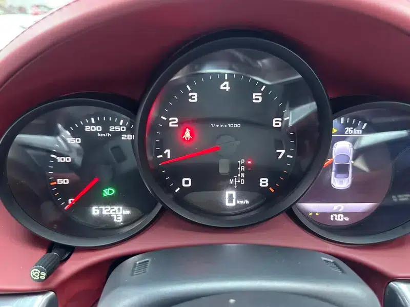2018 Porsche 718 Boxster 2.0T — миниатюра 9