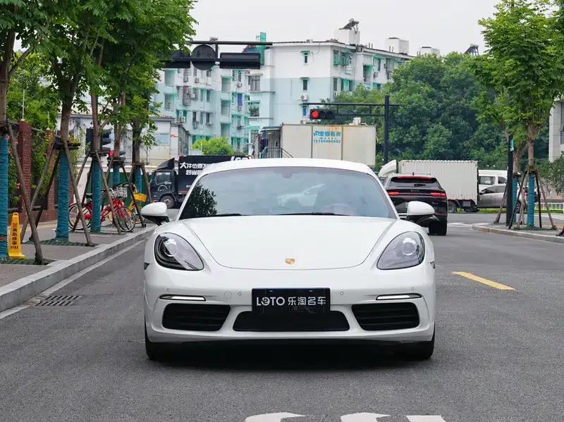 Porsche 718 Cayman 2020 2.0T — миниатюра 2