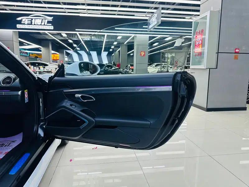 Porsche 718 Cayman 2018 2.0T — миниатюра 11