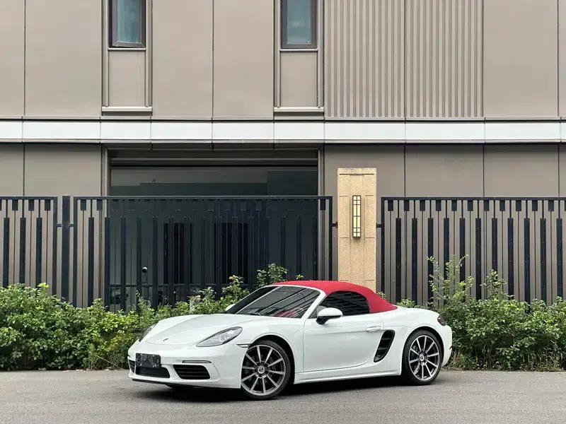 2023 Porsche 718 Boxster 2.0T — миниатюра 1