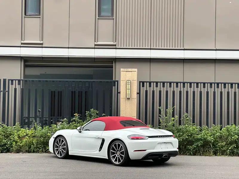 2023 Porsche 718 Boxster 2.0T — миниатюра 3
