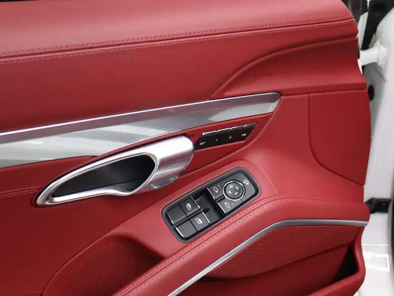 2022 Porsche 718 Boxster 2.0T — миниатюра 25