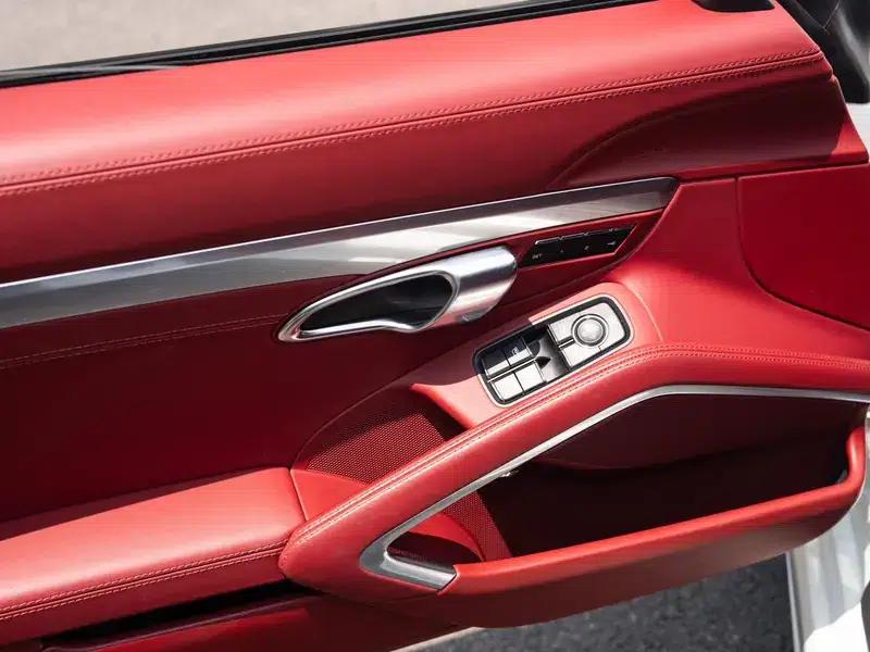 Porsche 718 Cayman 2020 2.0T — миниатюра 8