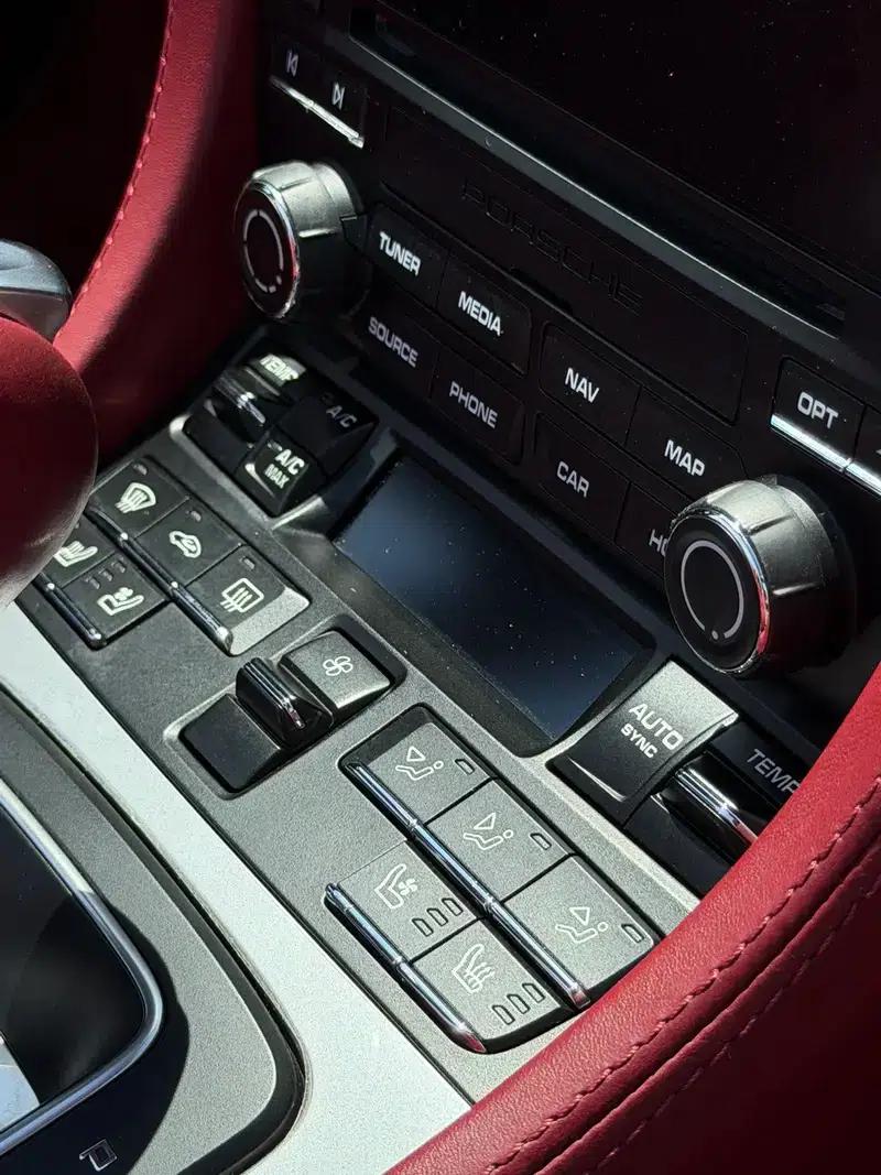 2020 Porsche 718 Boxster 2.0T — миниатюра 14