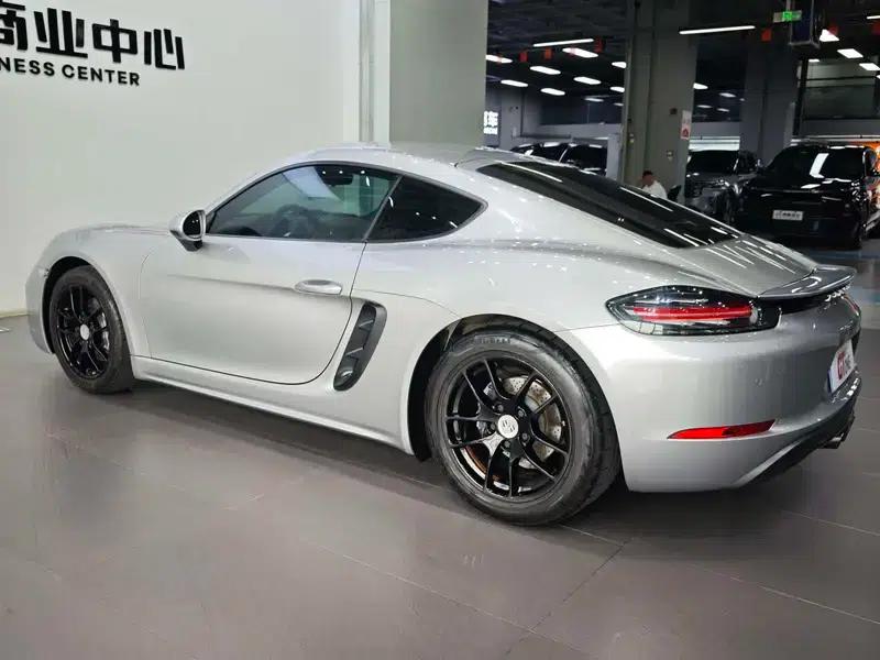 Porsche 718 Cayman 2018 2.0T — миниатюра 8