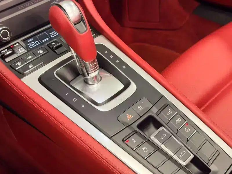 2025 Porsche 718 2.0T Automatic Rear-Wheel Drive 2-Seater Factory Custom Edition — миниатюра 18