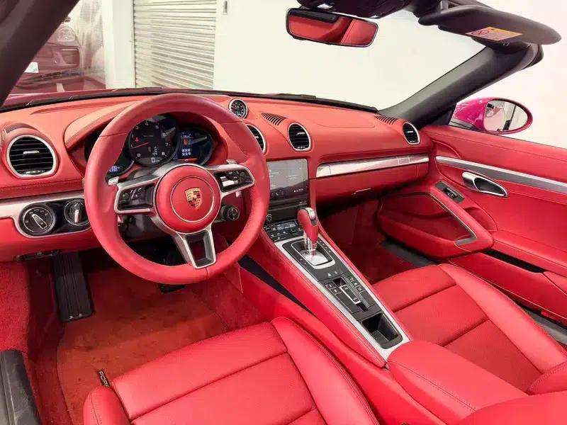 2025 Porsche 718 2.0T Automatic Rear-Wheel Drive 2-Seater Factory Custom Edition — миниатюра 19
