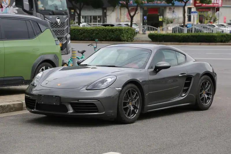 Porsche 718 2022 2.0T Automatic Rear-Wheel Drive 2-Seater — миниатюра 1