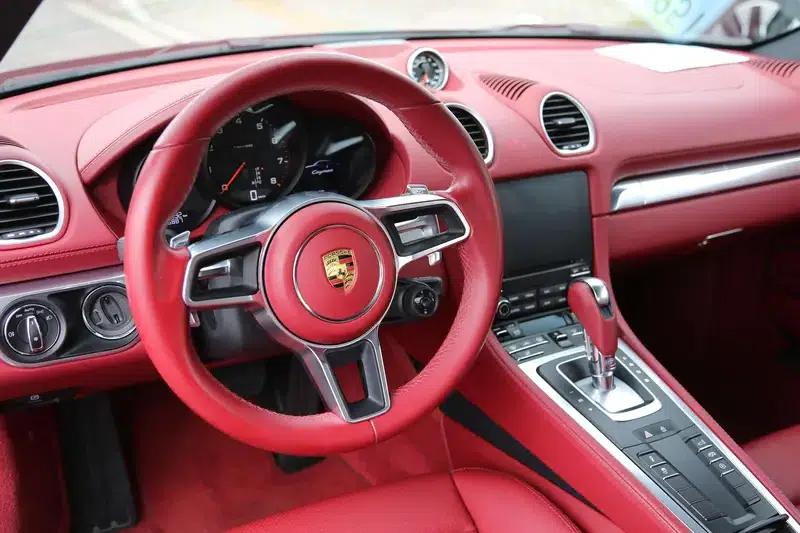 Porsche 718 2022 2.0T Automatic Rear-Wheel Drive 2-Seater — миниатюра 13