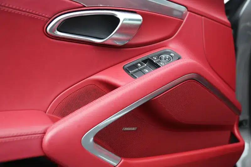 Porsche 718 2022 2.0T Automatic Rear-Wheel Drive 2-Seater — миниатюра 19