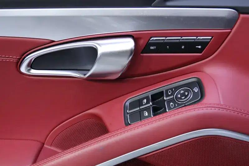 2022 Porsche 718 Boxster 2.0T — миниатюра 22