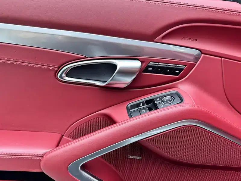 2020 Porsche 718 Boxster 2.0T — миниатюра 8