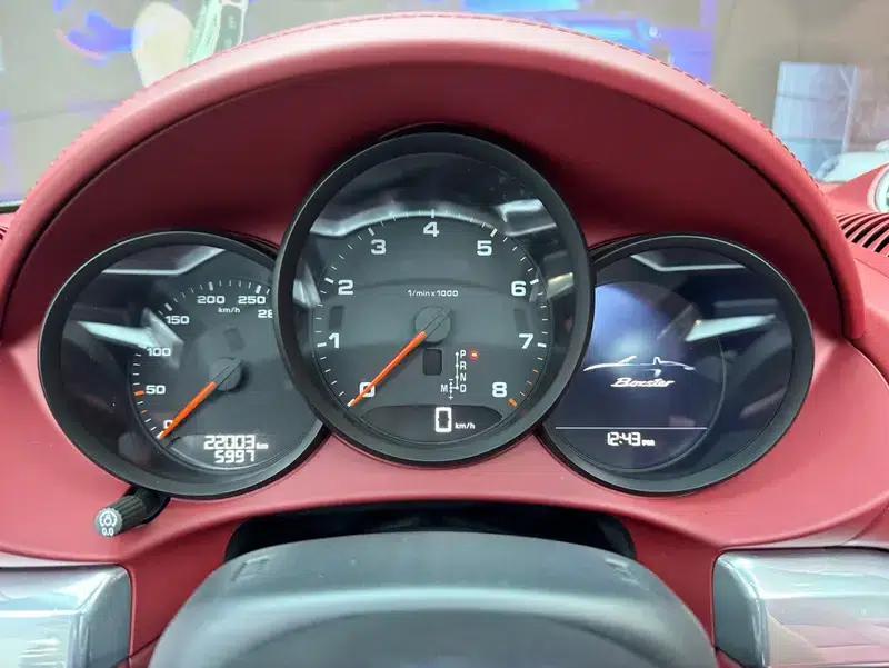 2023 Porsche 718 Boxster 2.0T — миниатюра 10