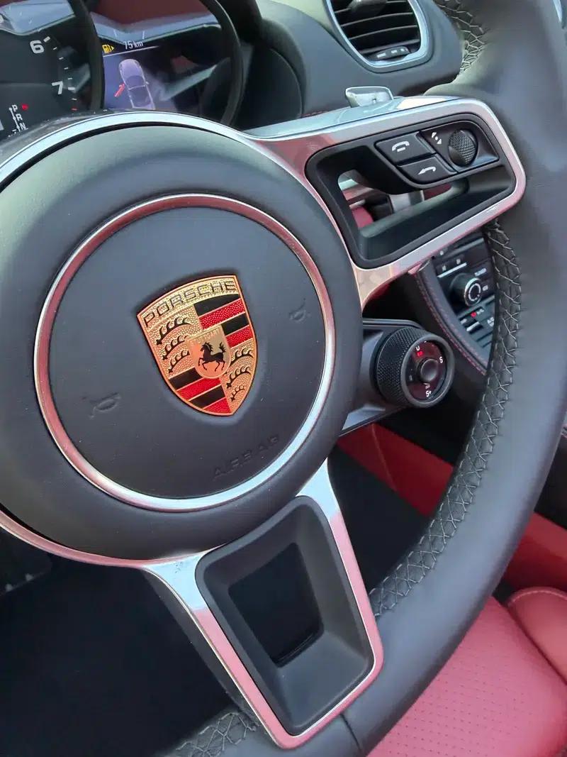 2024 Porsche 718 2.0T Automatic Rear-Wheel Drive 2-Seater Factory Custom Edition — миниатюра 10