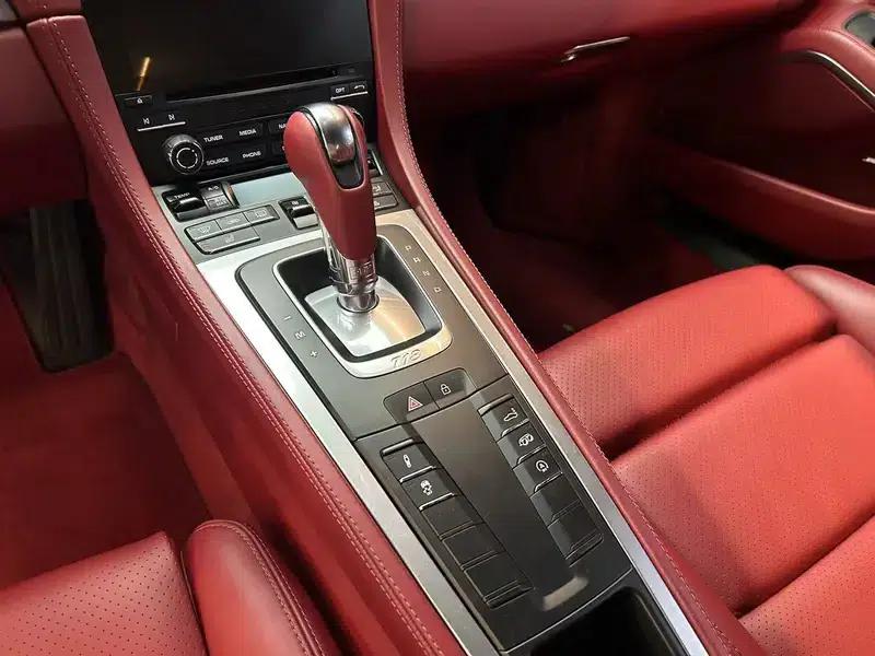 Porsche 718 Cayman 2018 2.0T — миниатюра 12