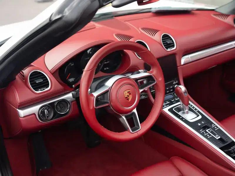 2018 Porsche 718 Boxster 2.0T — миниатюра 12