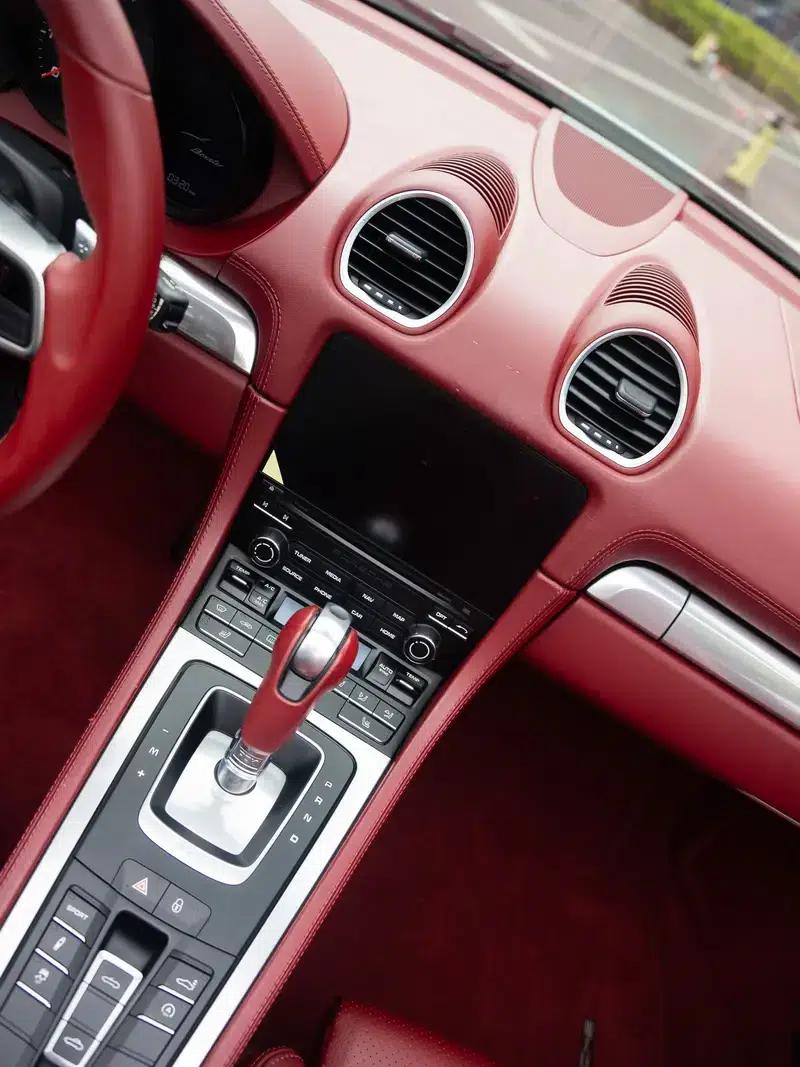 2018 Porsche 718 Boxster 2.0T — миниатюра 13