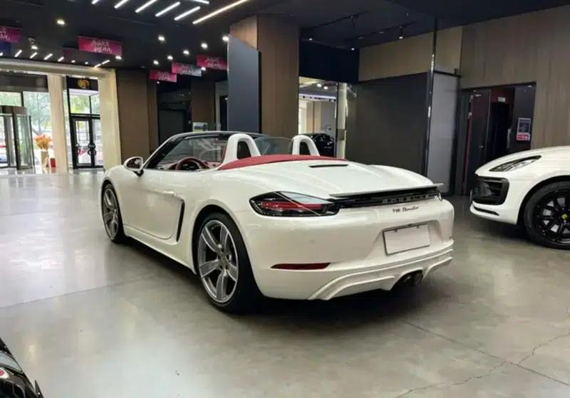 2023 Porsche 718 Boxster 2.0T — миниатюра 3