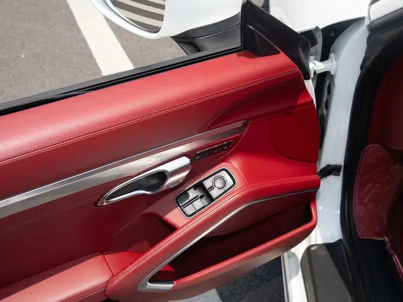 2020 Porsche 718 Boxster 2.0T — миниатюра 10