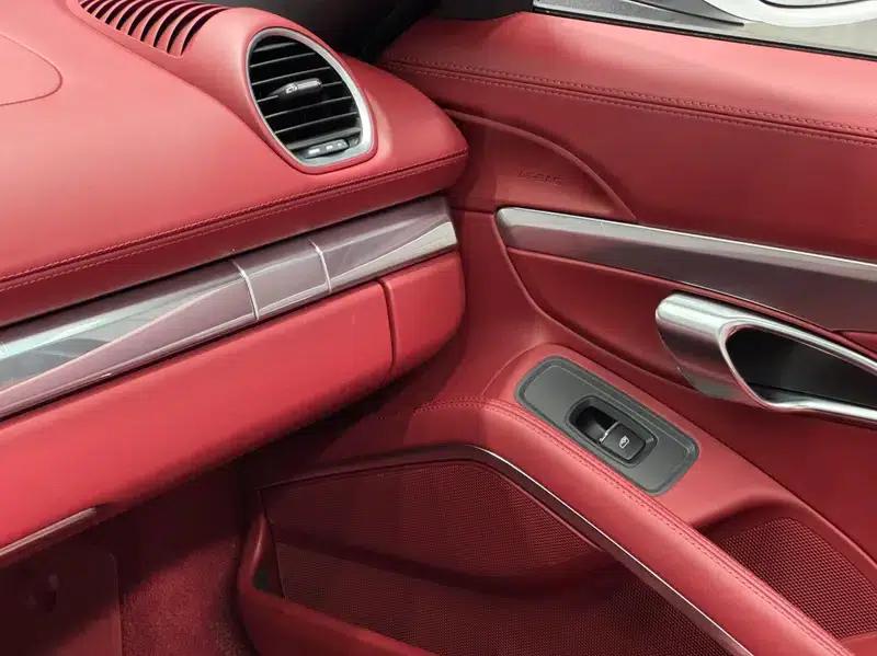 2022 Porsche 718 Boxster 2.0T — миниатюра 23