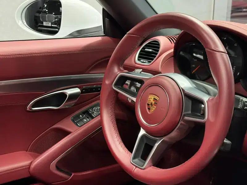 2022 Porsche 718 Boxster 2.0T — миниатюра 26