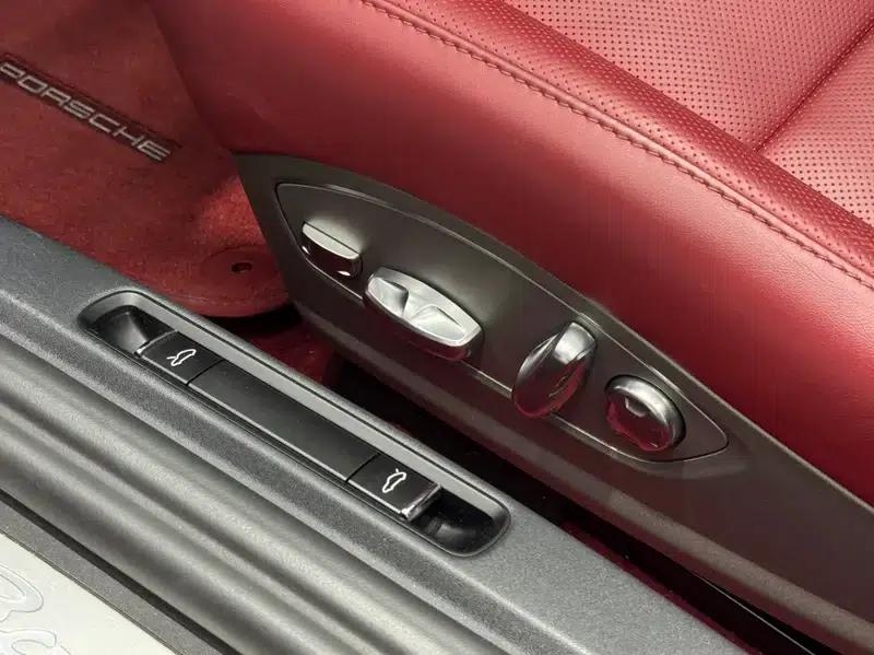 2022 Porsche 718 Boxster 2.0T — миниатюра 27